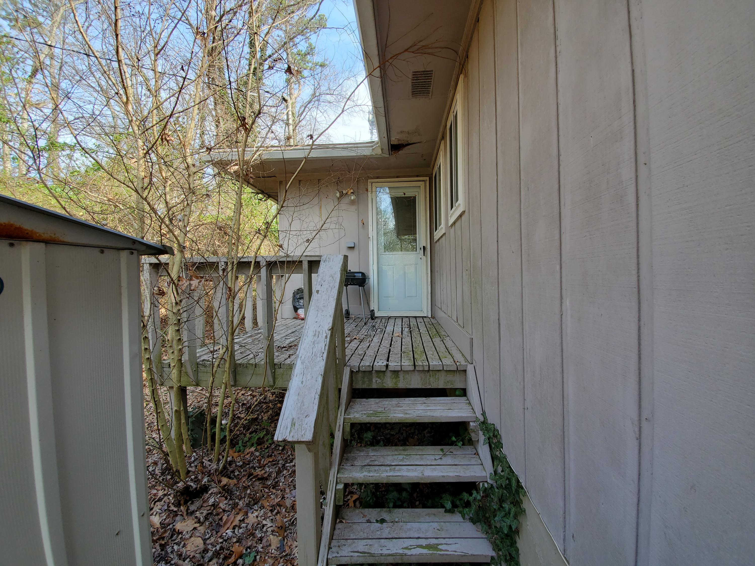 1009 Signal Road Signal Mountain, TN 37377 - Photo 12 of 13 Side Deck & Door - Side A