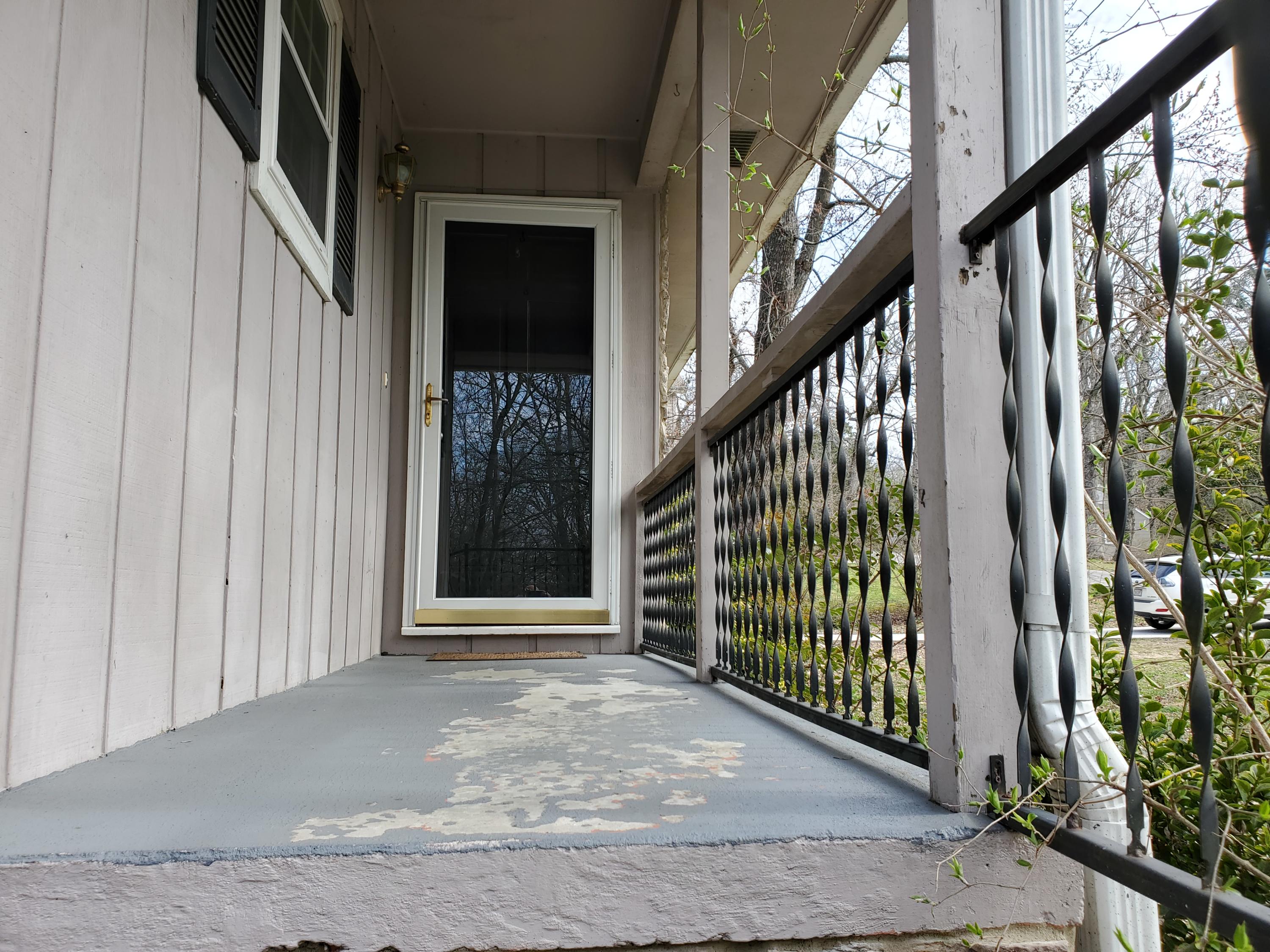 1009 Signal Road Signal Mountain, TN 37377 - Photo 3 of 13 Front Porch - Side A