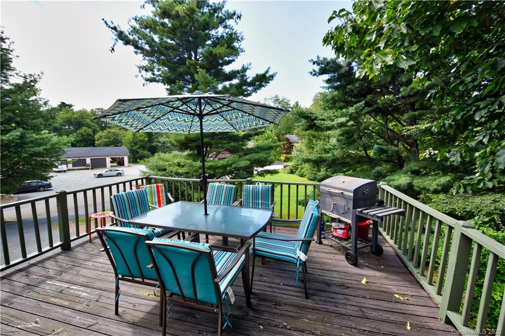 171 Cornish Road Blowing Rock, NC 28605 - Photo 3 of 13 Gallery Image 3