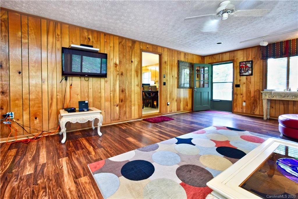 171 Cornish Road Blowing Rock, NC 28605 - Photo 4 of 13 Gallery Image 4