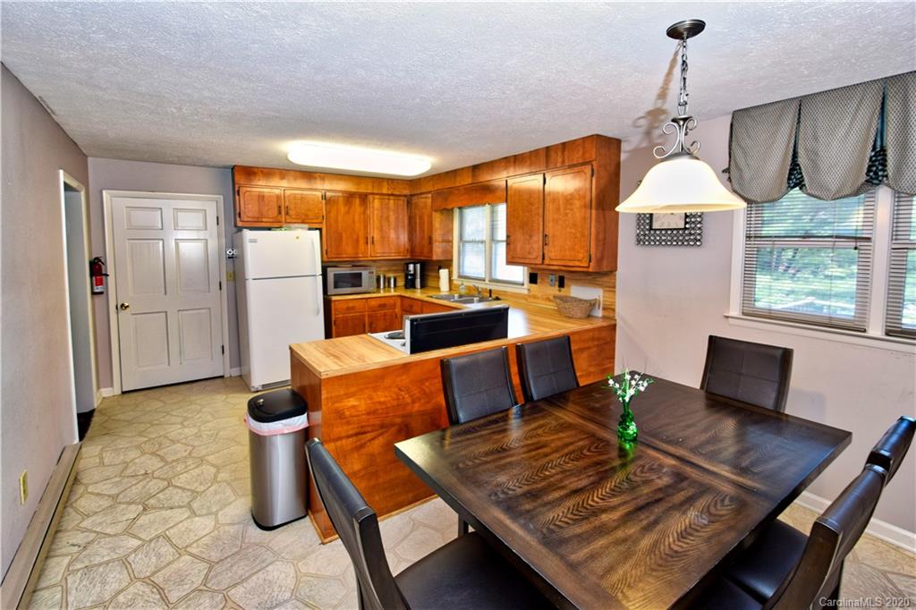 171 Cornish Road Blowing Rock, NC 28605 - Photo 6 of 13 Gallery Image 6