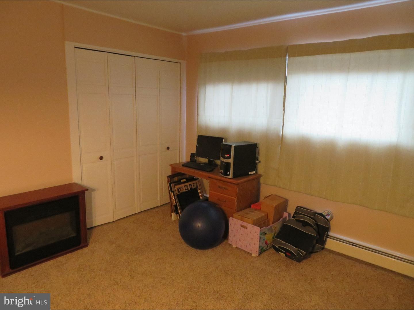 43 Towpath Road Levittown, PA 19056 - Photo 11 of 20