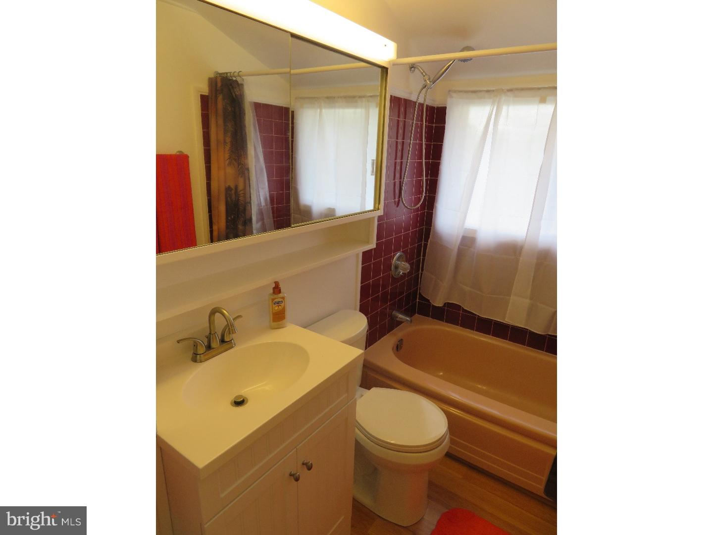 43 Towpath Road Levittown, PA 19056 - Photo 15 of 20