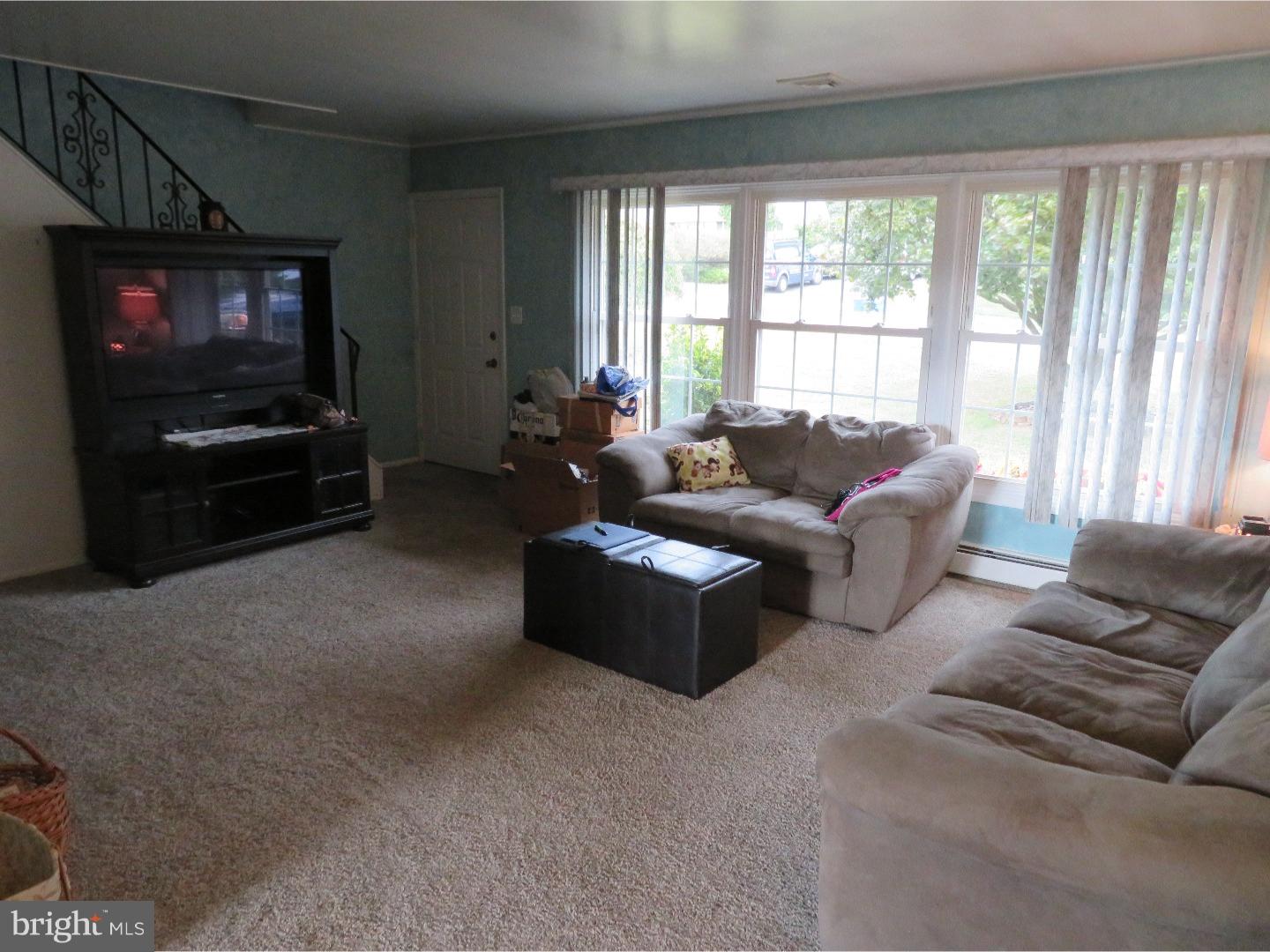 43 Towpath Road Levittown, PA 19056 - Photo 5 of 20