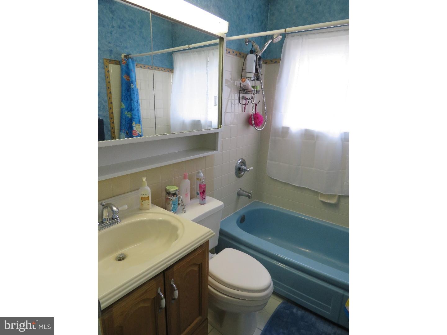 43 Towpath Road Levittown, PA 19056 - Photo 7 of 20