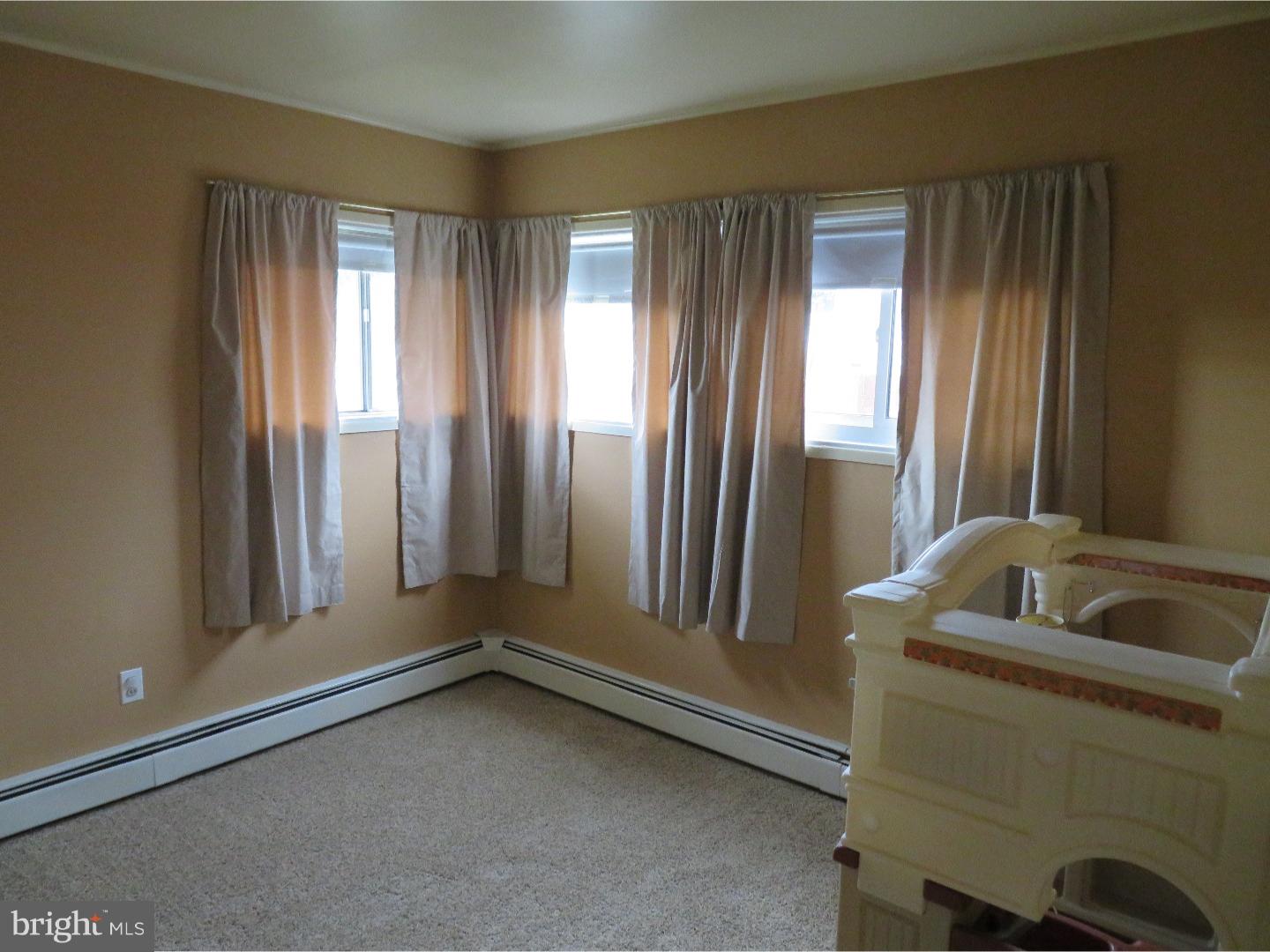 43 Towpath Road Levittown, PA 19056 - Photo 9 of 20