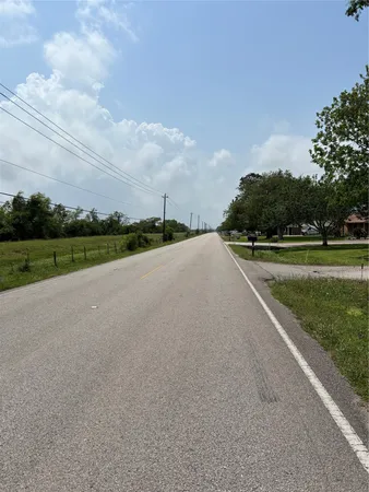 $95,000 | 2501 Barbers Hill Road, Highlands, TX 77562