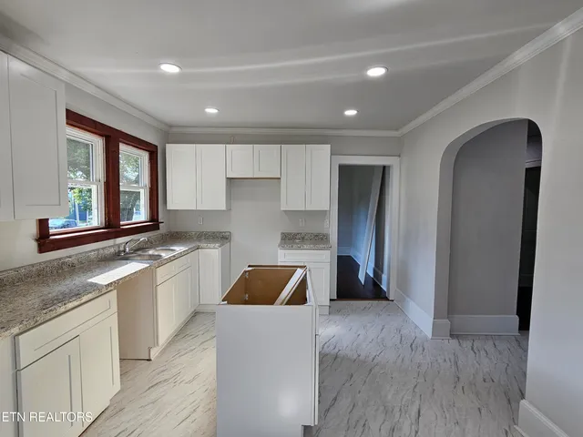 $299,000 | 402 Church Street, New Tazewell, TN 37825