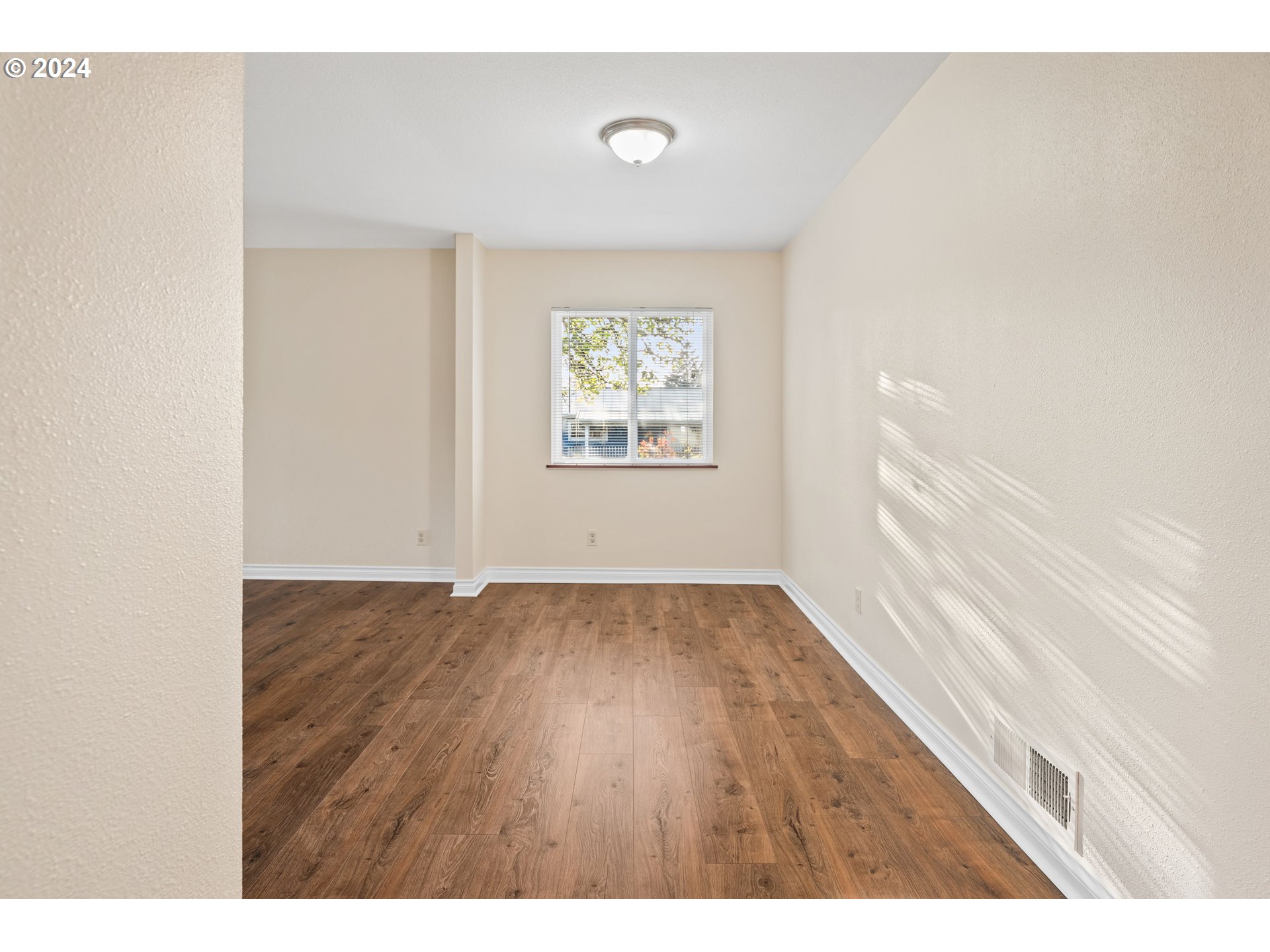 4403 Southeast Rural Street Portland, OR 97206 - Photo 12 of 40 Gallery Image 12