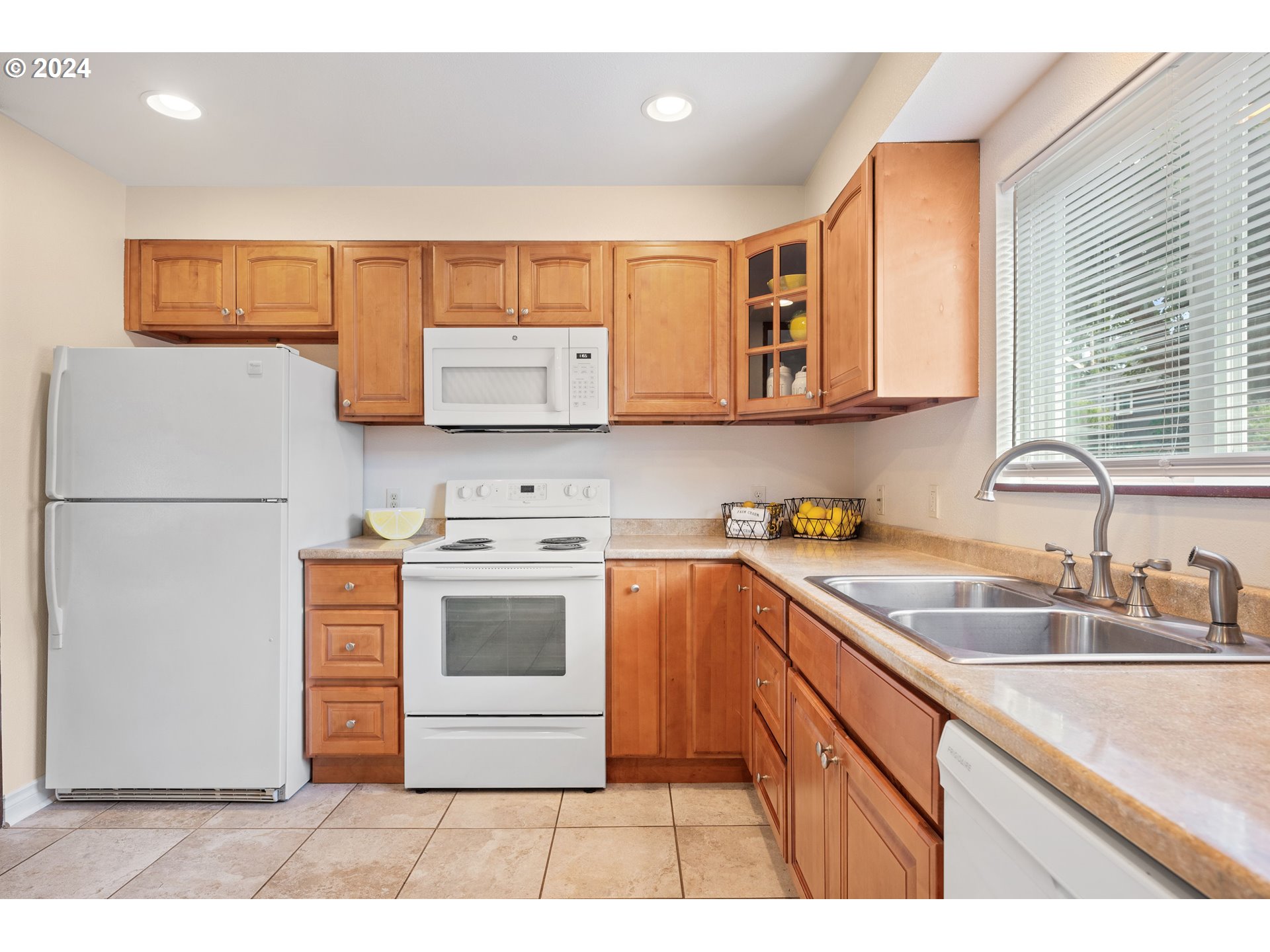 4403 Southeast Rural Street Portland, OR 97206 - Photo 17 of 40 Gallery Image 17