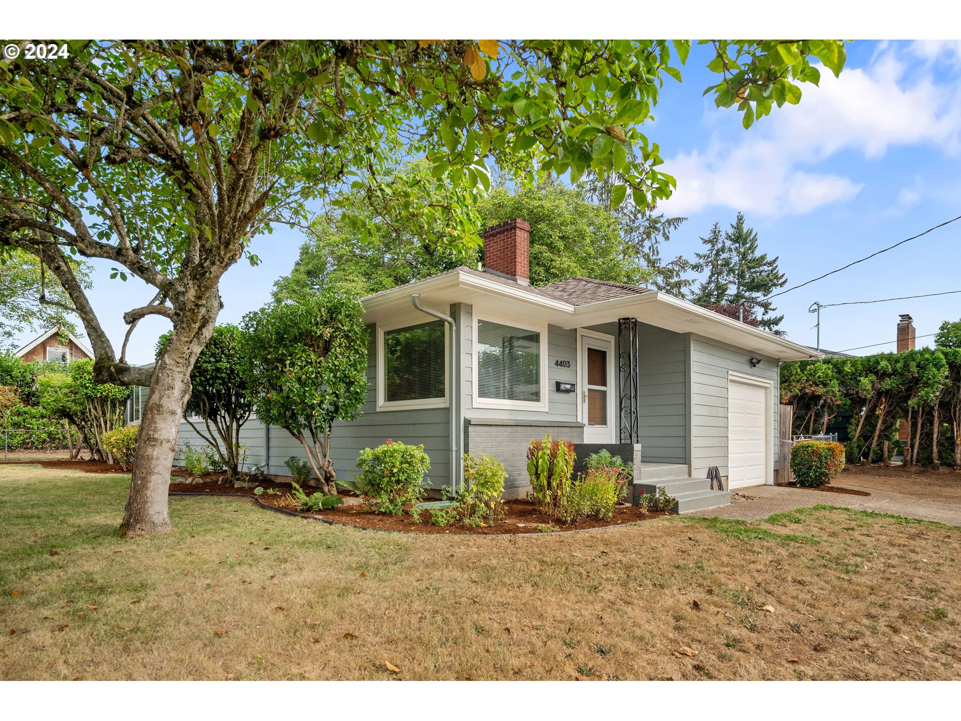 4403 Southeast Rural Street Portland, OR 97206 - Photo 3 of 40 Gallery Image 3