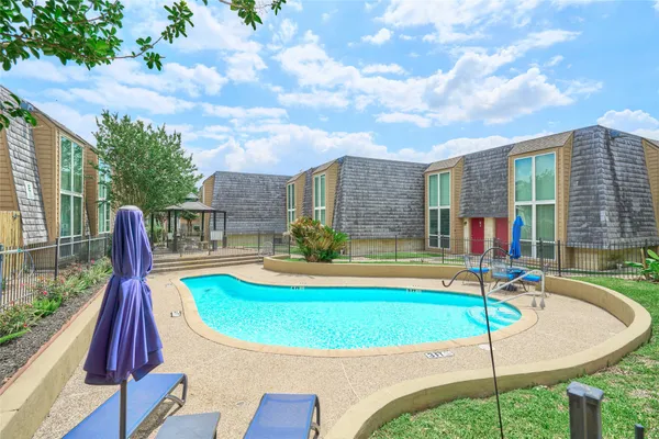 $70,000 | 16120 Stuebner Airline Road, Unit 212, Spring, TX 77379