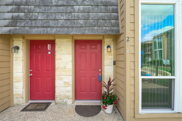 $70,000 | 16120 Stuebner Airline Road, Unit 212, Spring, TX 77379