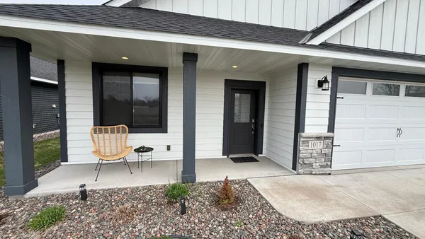 $524,999 | 1017 109th Court Northeast, Blaine, MN 55434