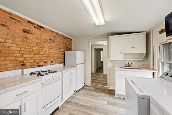 $1,550 | 230 West Lafayette Avenue, Unit 3, Baltimore, MD 21217