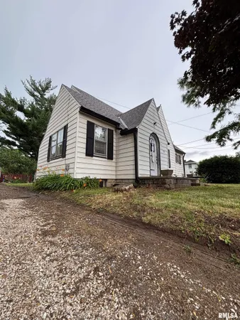 $205,000 | 601 West Garfield Avenue, Bartonville, IL 61607