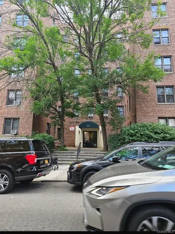$2,500 | 102-18 64th Avenue, Unit 2X | Rego Park