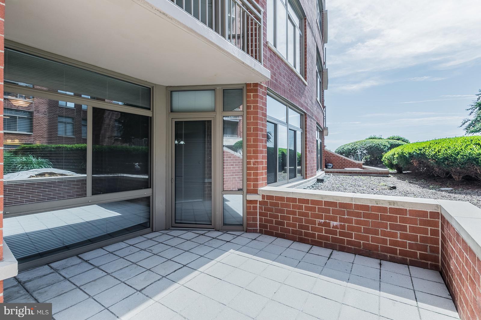 3600 South Glebe Road, Unit 227W Arlington, VA 22202 - Photo 19 of 29 a view of balcony and patio