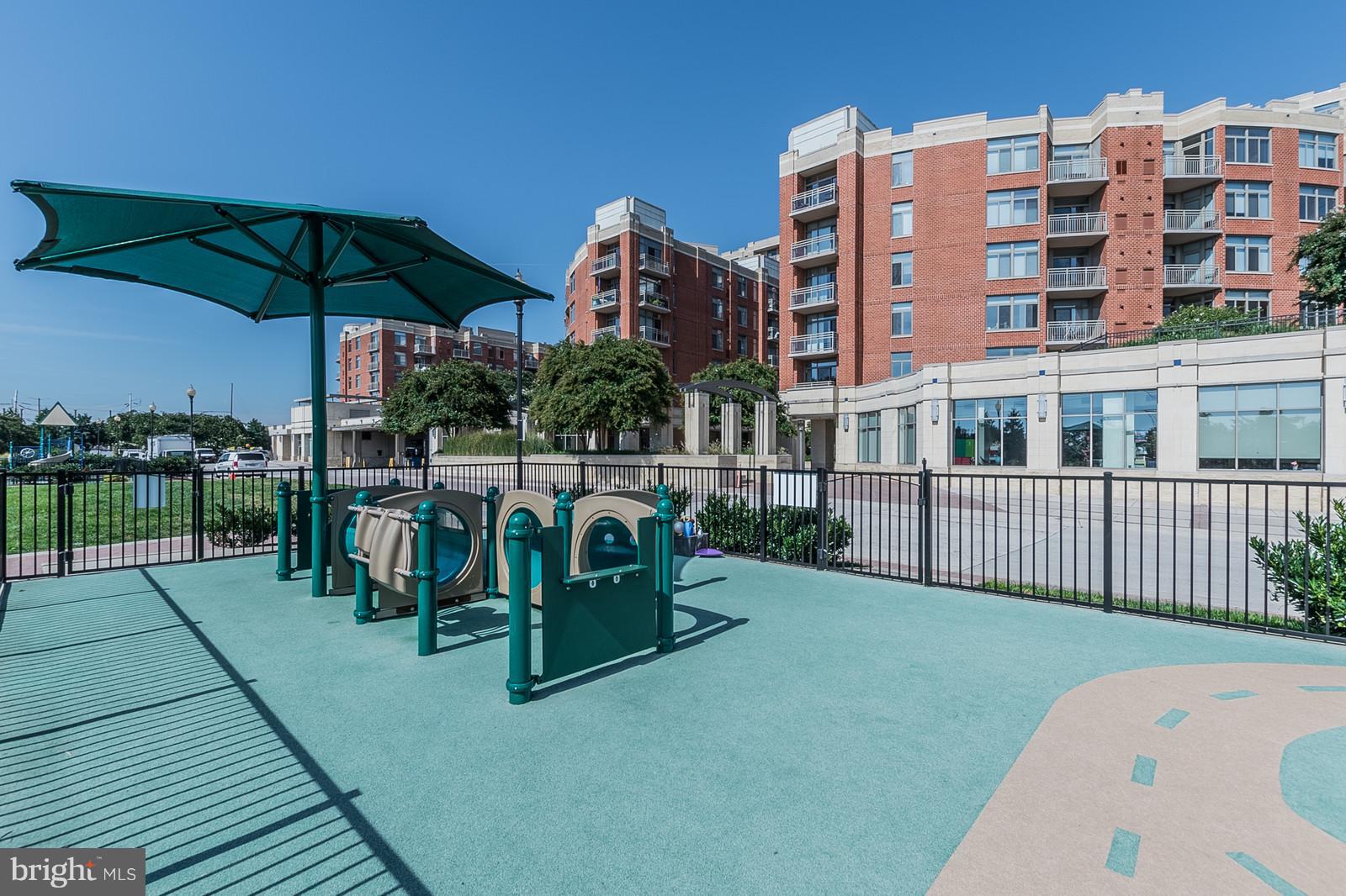 3600 South Glebe Road, Unit 227W Arlington, VA 22202 - Photo 25 of 29 a view of a chairs and table in the terrace