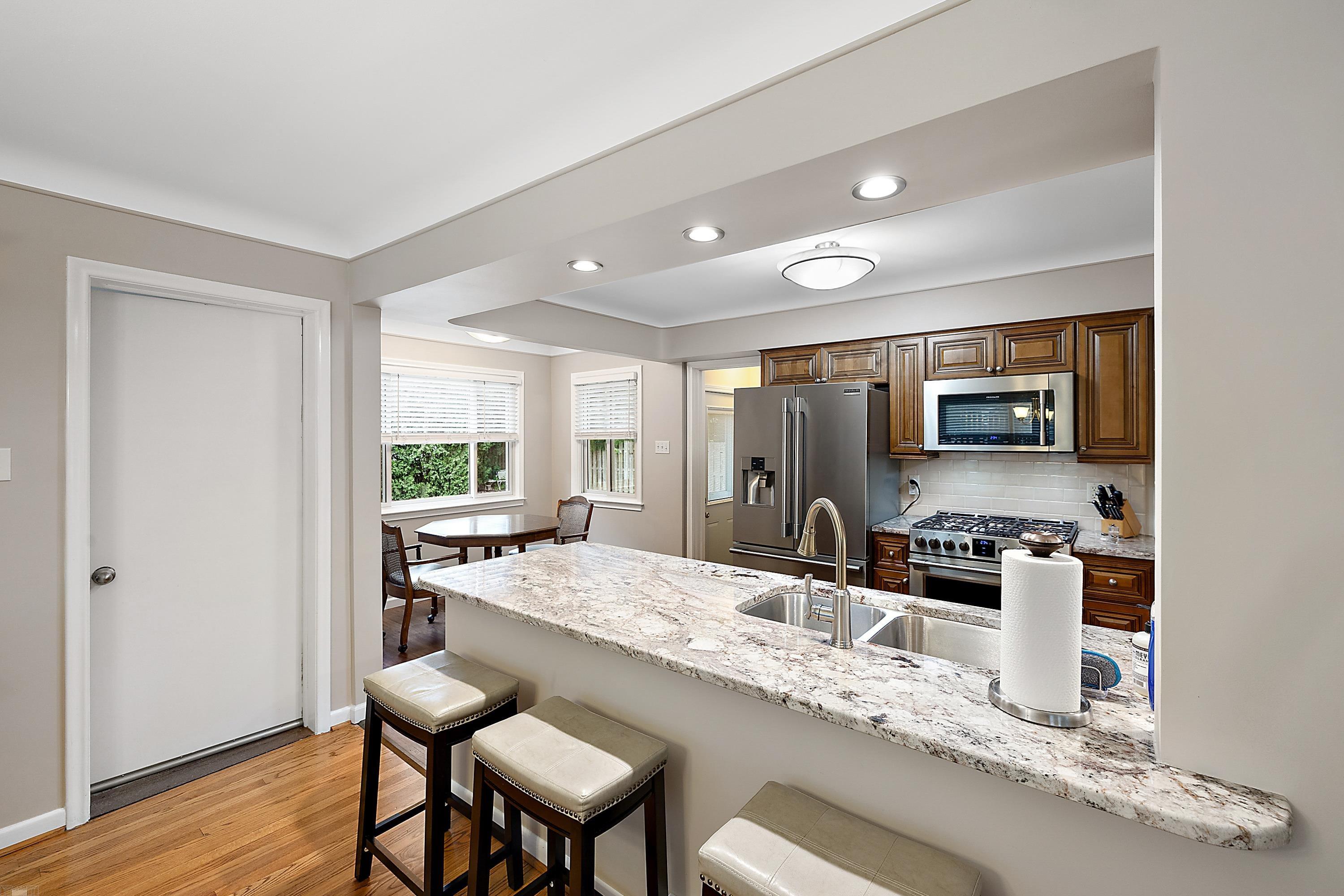 1437 Torrey Road Grosse Pointe Woods, MI 48236 - Photo 17 of 60