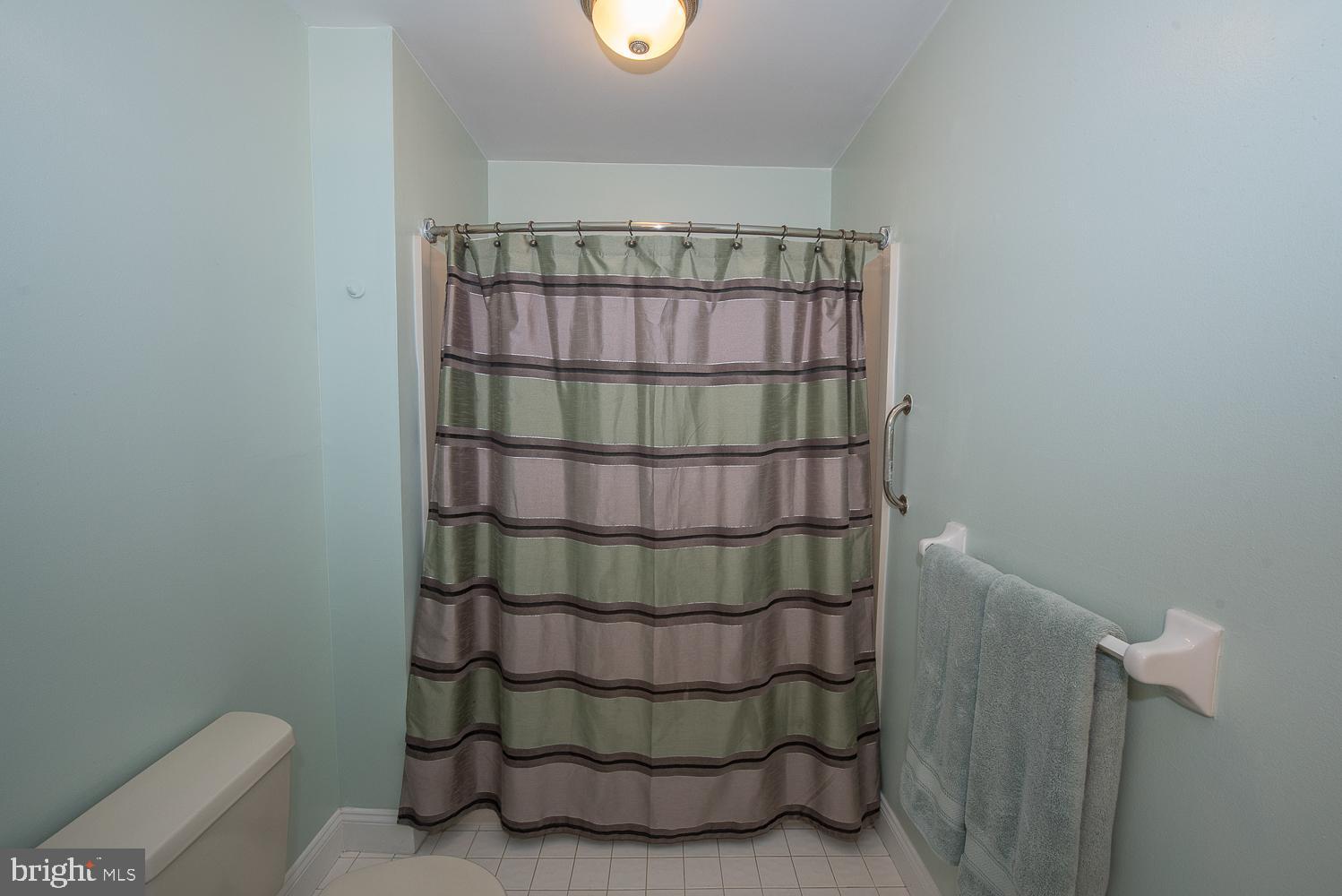 514 Ward Road Brookhaven, PA 19015 - Photo 22 of 26 Full Bathroom