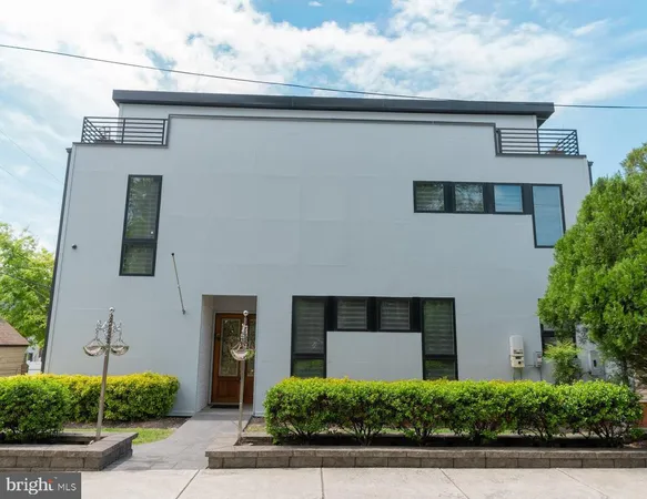 $1,683,500 | 900 20th Street South, Arlington, VA 22202