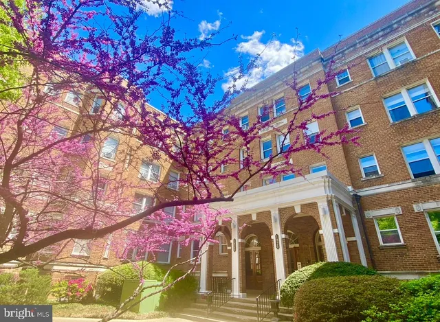 $3,300 | 1820 Clydesdale Place Northwest, Unit 6, Washington, DC 20009