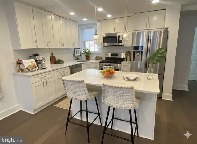 $3,300 | 1820 Clydesdale Place Northwest, Unit 6, Washington, DC 20009