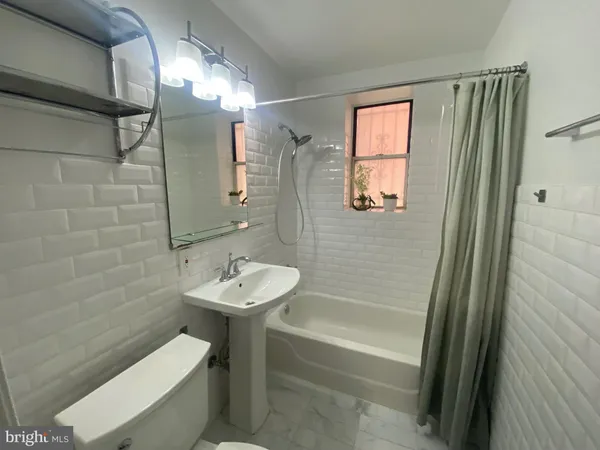 $2,999 | 1820 Clydesdale Place Northwest, Unit 6, Washington, DC 20009