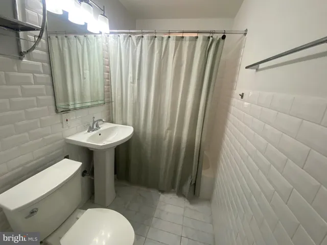 $3,300 | 1820 Clydesdale Place Northwest, Unit 6, Washington, DC 20009