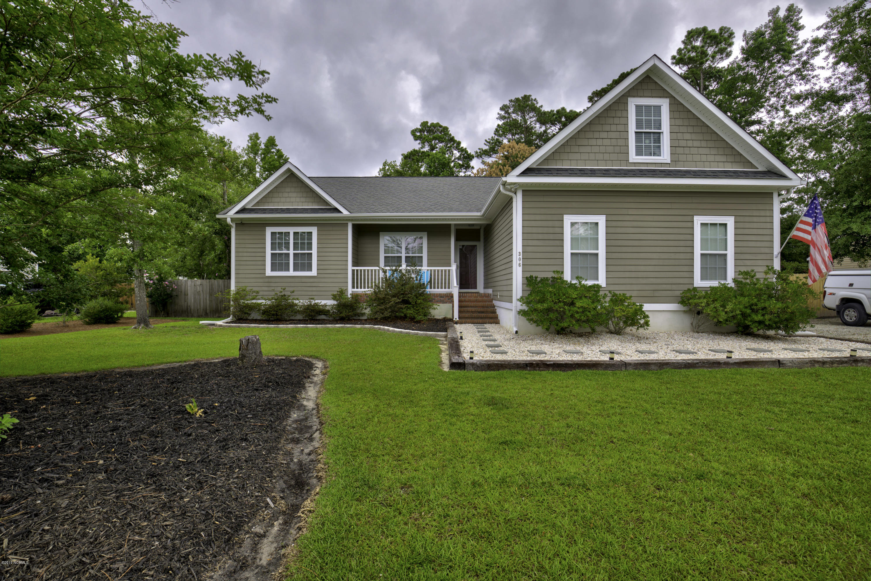 306 Kemper Road Hampstead, NC 28443 - Photo 1 of 26 306 Kemper_25