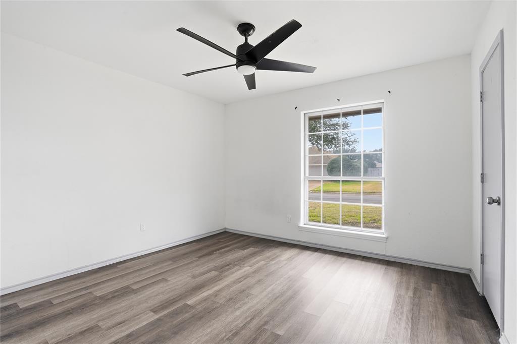 4612 Applewood Road Fort Worth, TX 76133 - Photo 12 of 39