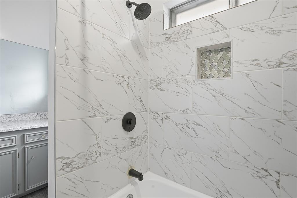 4612 Applewood Road Fort Worth, TX 76133 - Photo 14 of 39