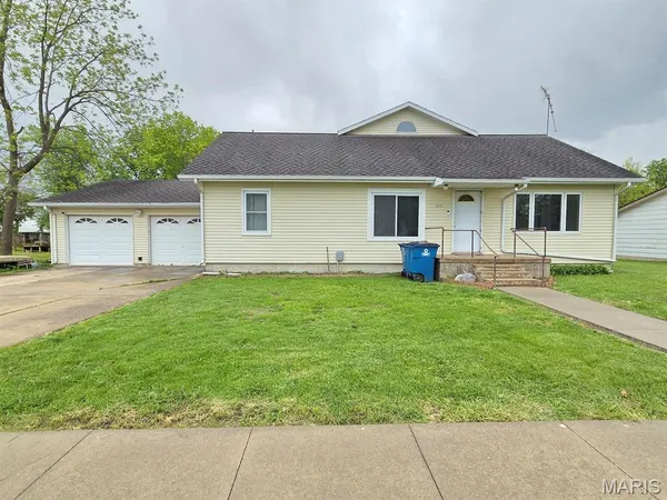 $179,900 | 304 East Quincy Street, Lewistown, MO 63452
