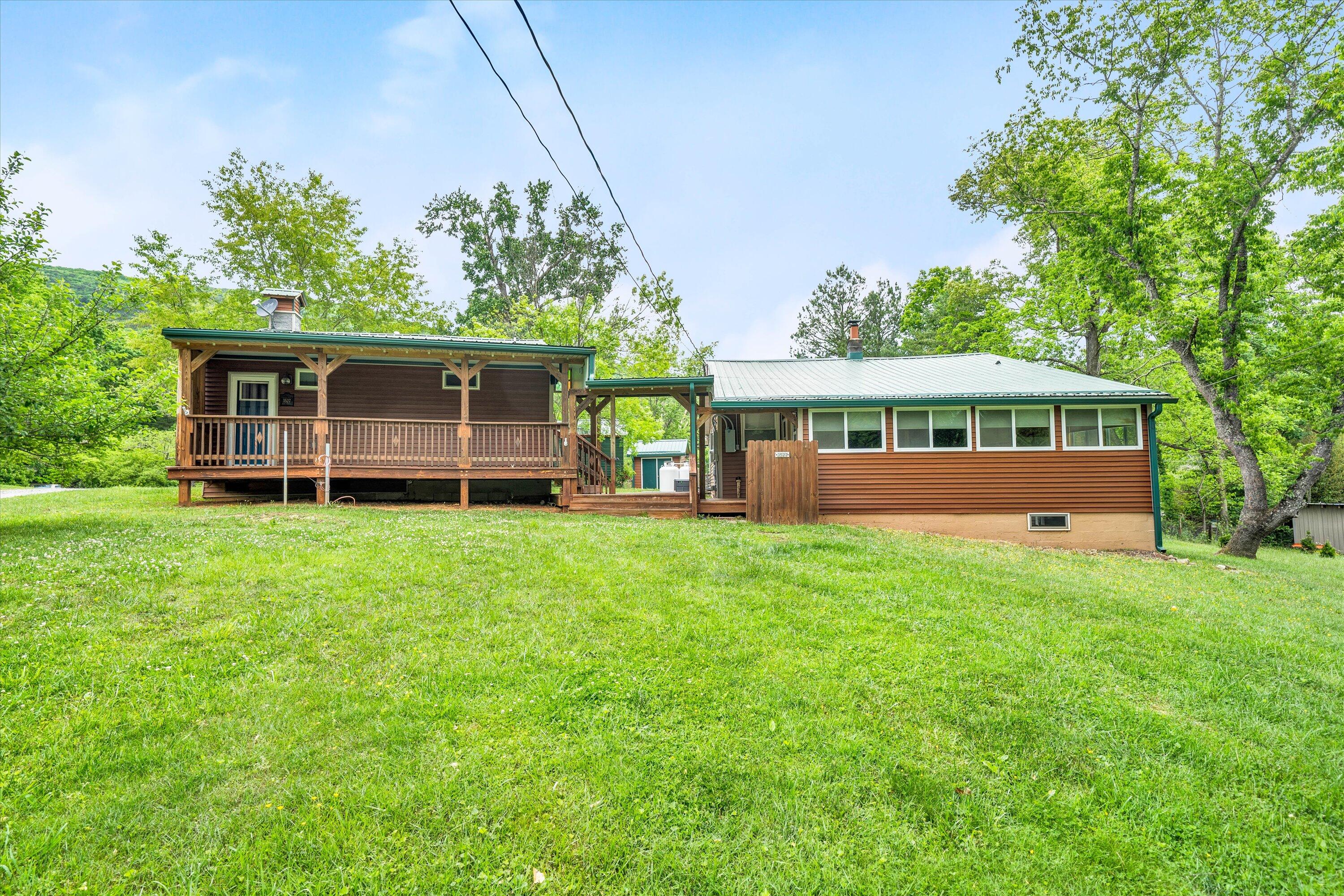 3527 Bennett Springs Road Salem, VA 24153 - Photo 2 of 52 02-DSC00295