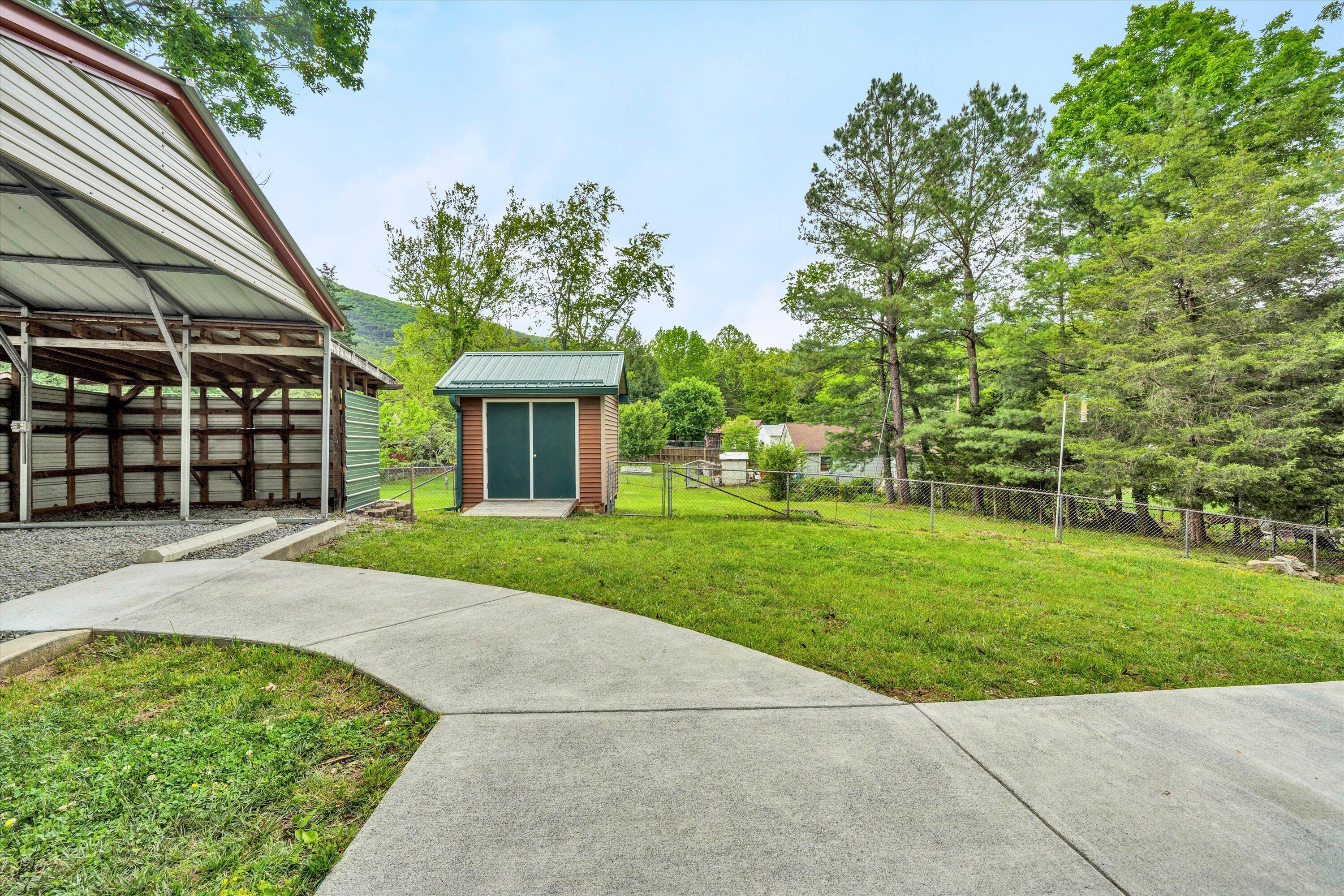 3527 Bennett Springs Road Salem, VA 24153 - Photo 28 of 52 25-DSC00232