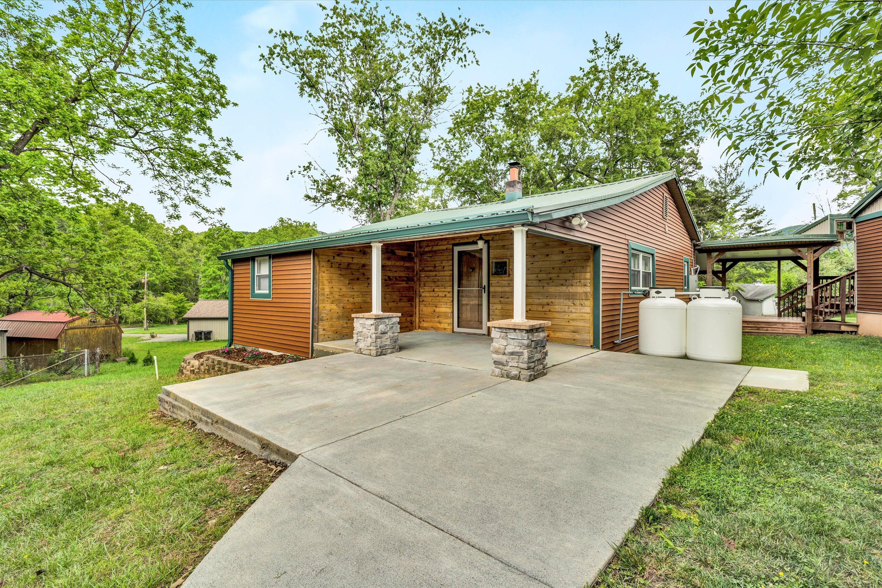 3527 Bennett Springs Road Salem, VA 24153 - Photo 29 of 52 26-DSC00235