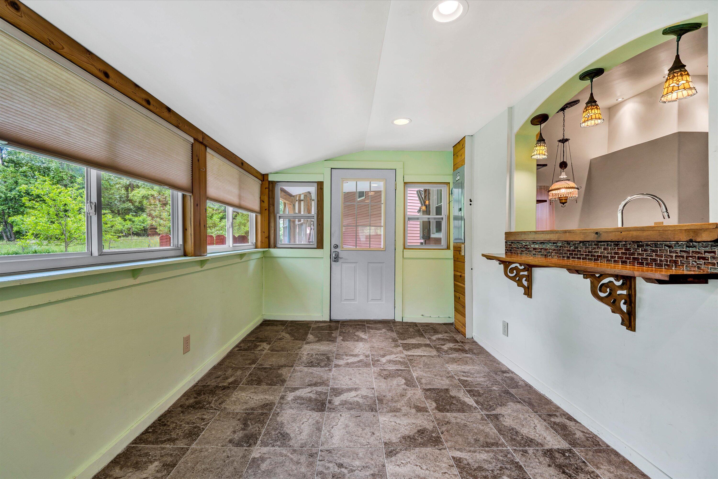 3527 Bennett Springs Road Salem, VA 24153 - Photo 39 of 52 36-DSC00289