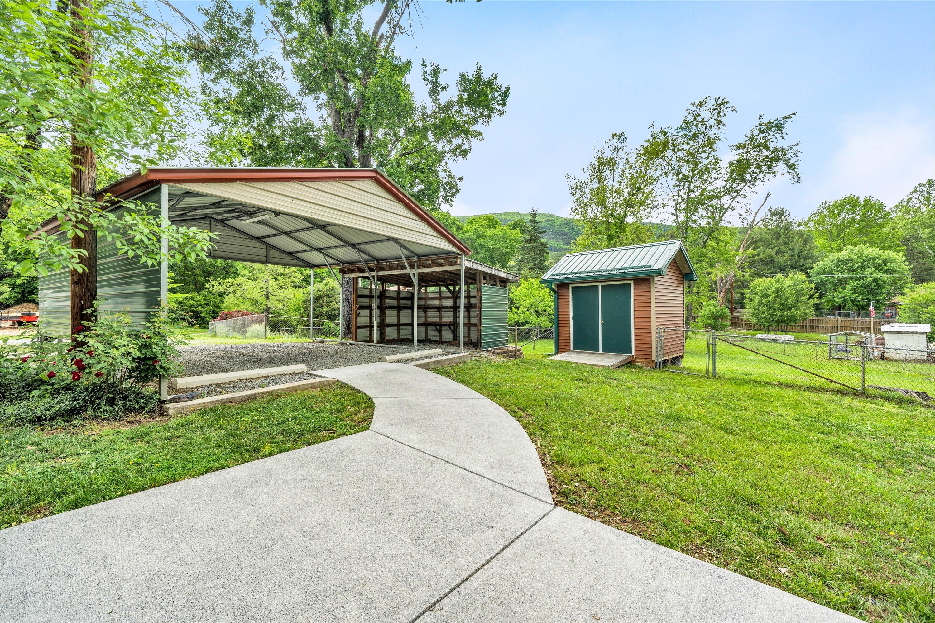 3527 Bennett Springs Road Salem, VA 24153 - Photo 47 of 52 44-DSC00238