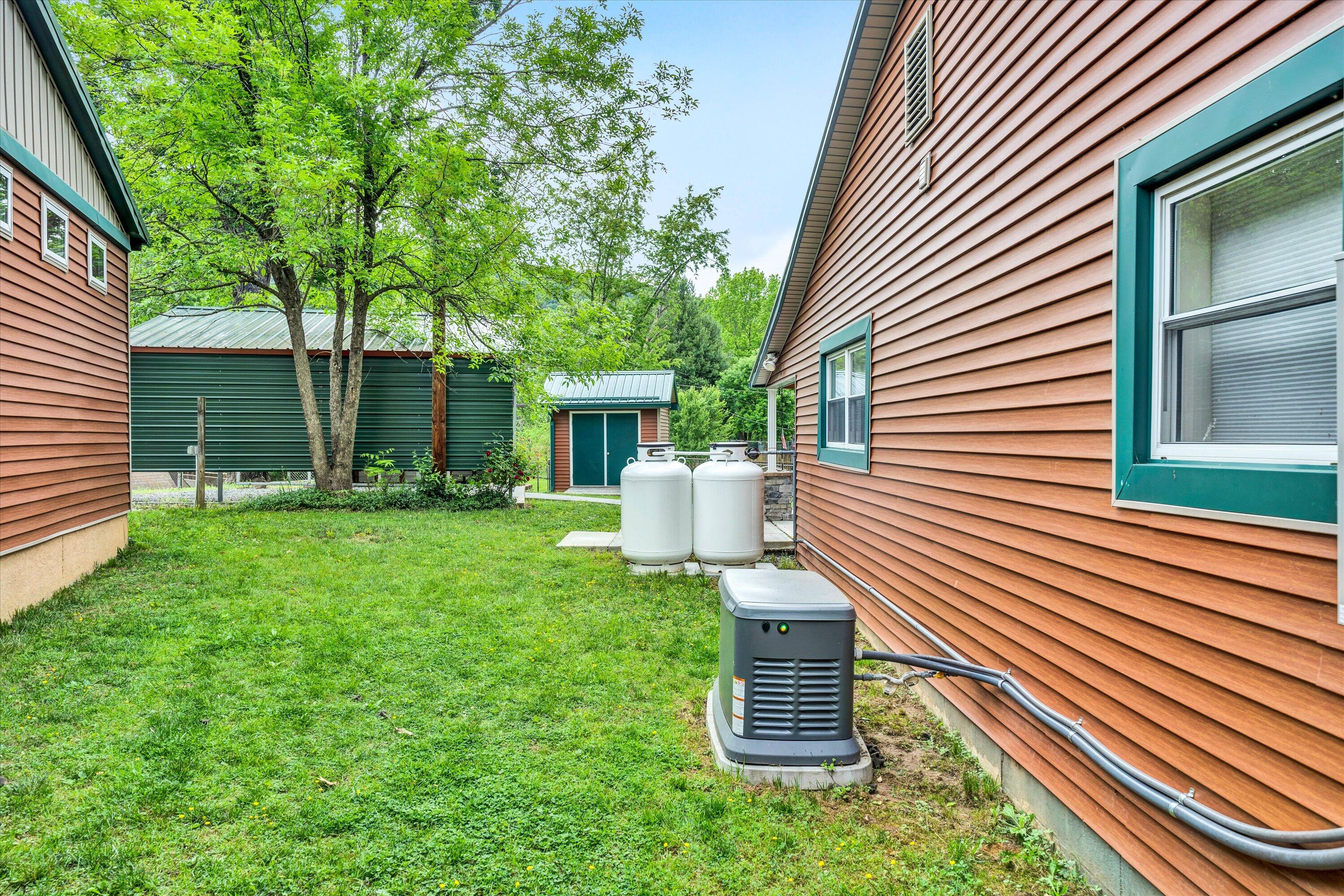 3527 Bennett Springs Road Salem, VA 24153 - Photo 49 of 52 46-DSC00223