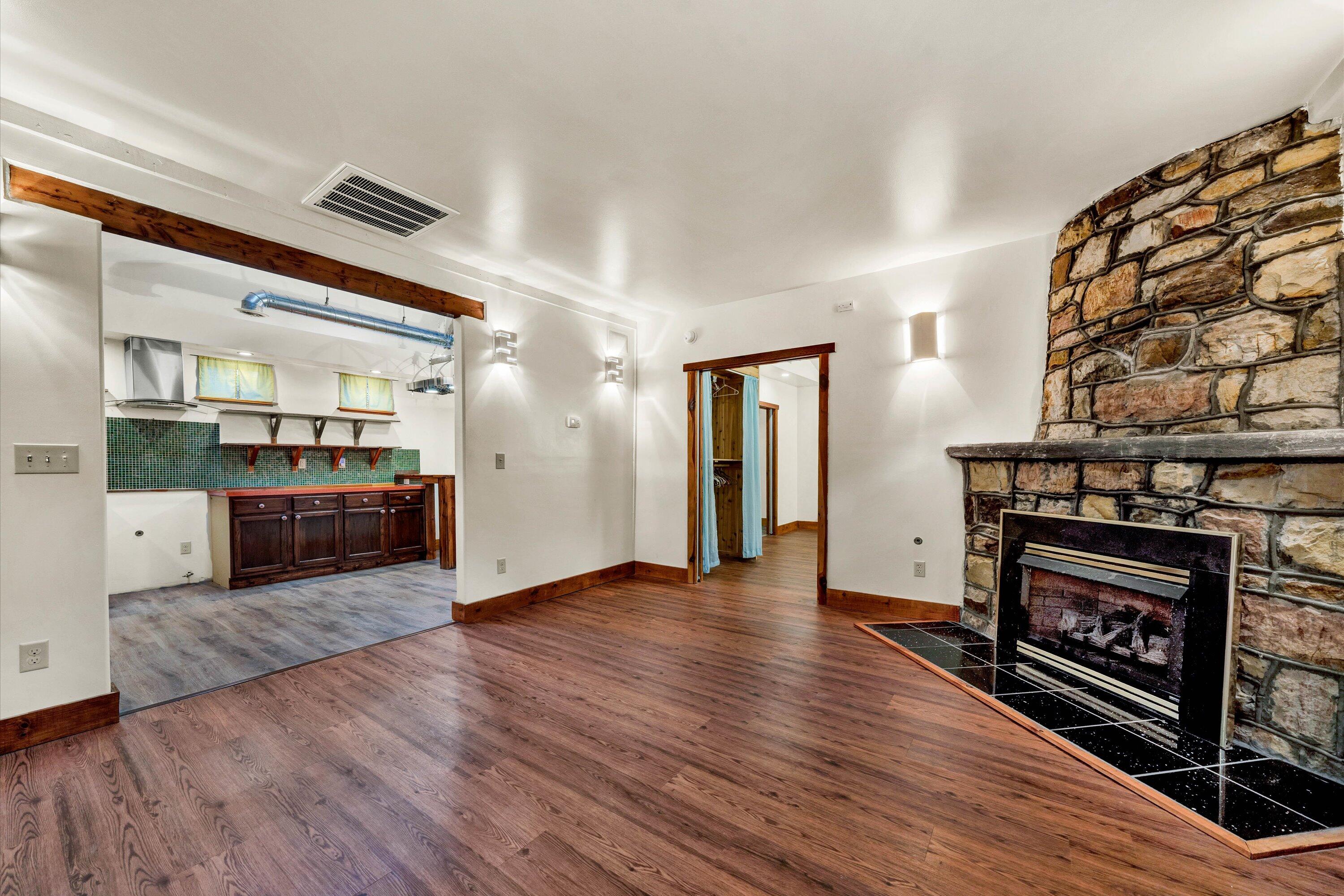 3527 Bennett Springs Road Salem, VA 24153 - Photo 9 of 52 09-DSC00175