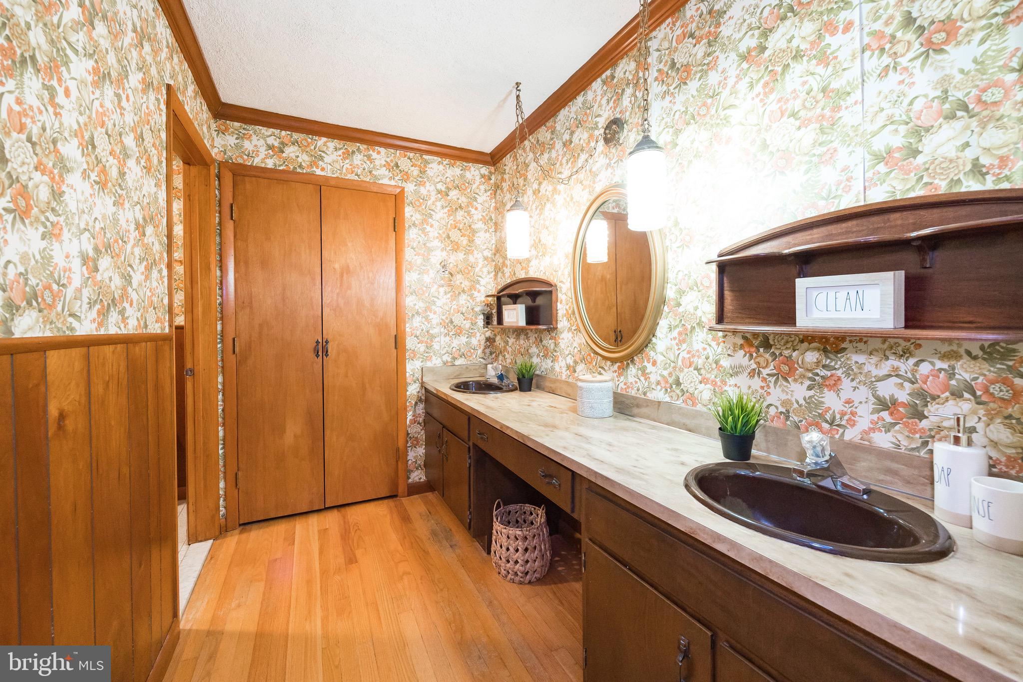 4 Hilltop Road Kennett Square, PA 19348 - Photo 20 of 40 Primary Bathroom