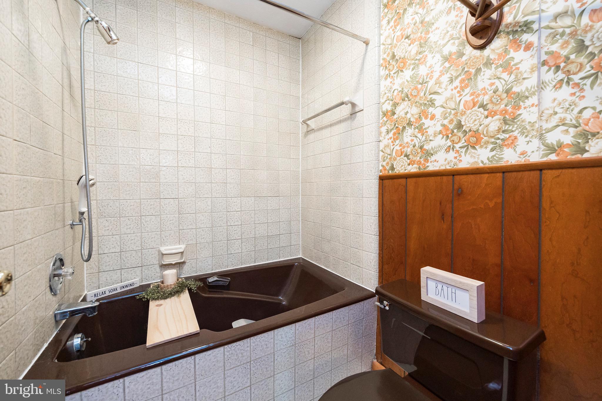 4 Hilltop Road Kennett Square, PA 19348 - Photo 21 of 40 Primary Bathroom