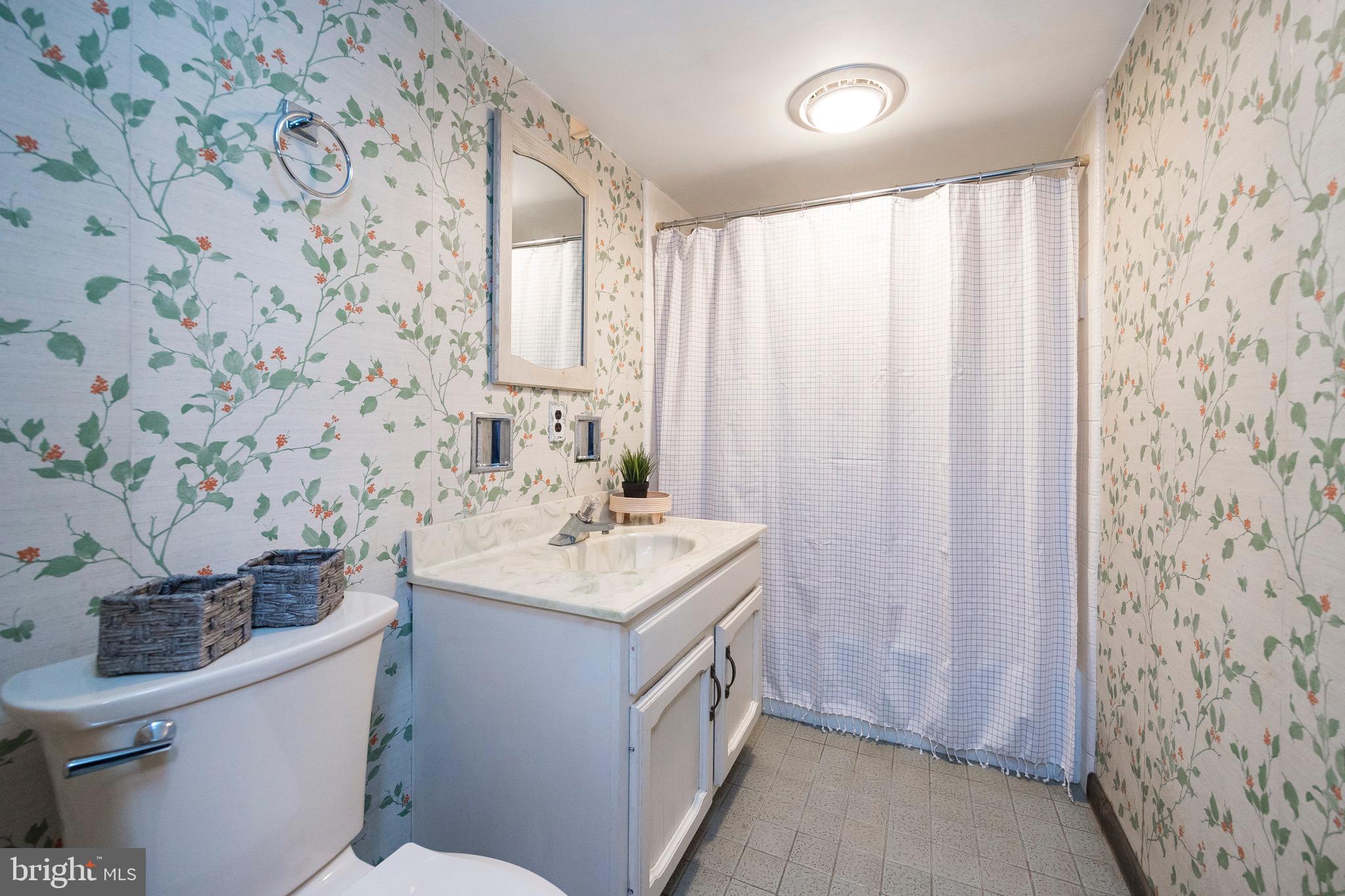 4 Hilltop Road Kennett Square, PA 19348 - Photo 30 of 40 Full Bath