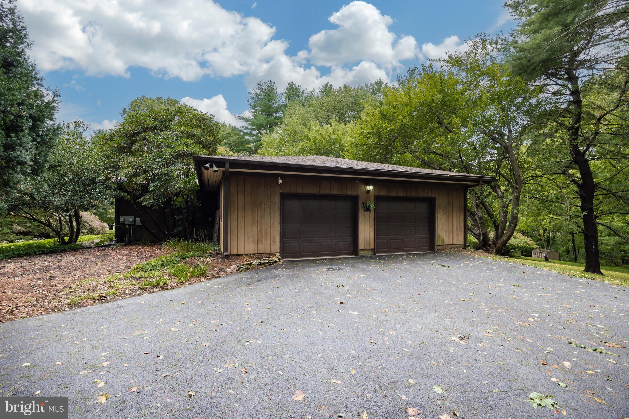 4 Hilltop Road Kennett Square, PA 19348 - Photo 35 of 40 Side Exterior