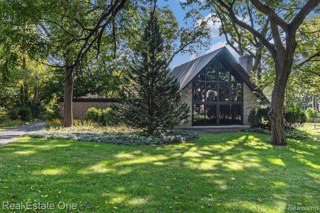 1410 Grebe Road Highland, MI 48357 - Photo 4 of 50