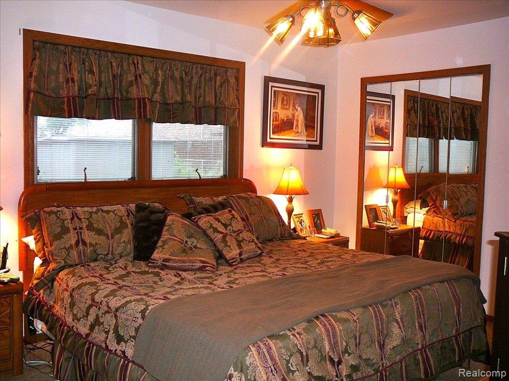 29327 Merrick Warren, MI 48092 - Photo 7 of 7 P1070686