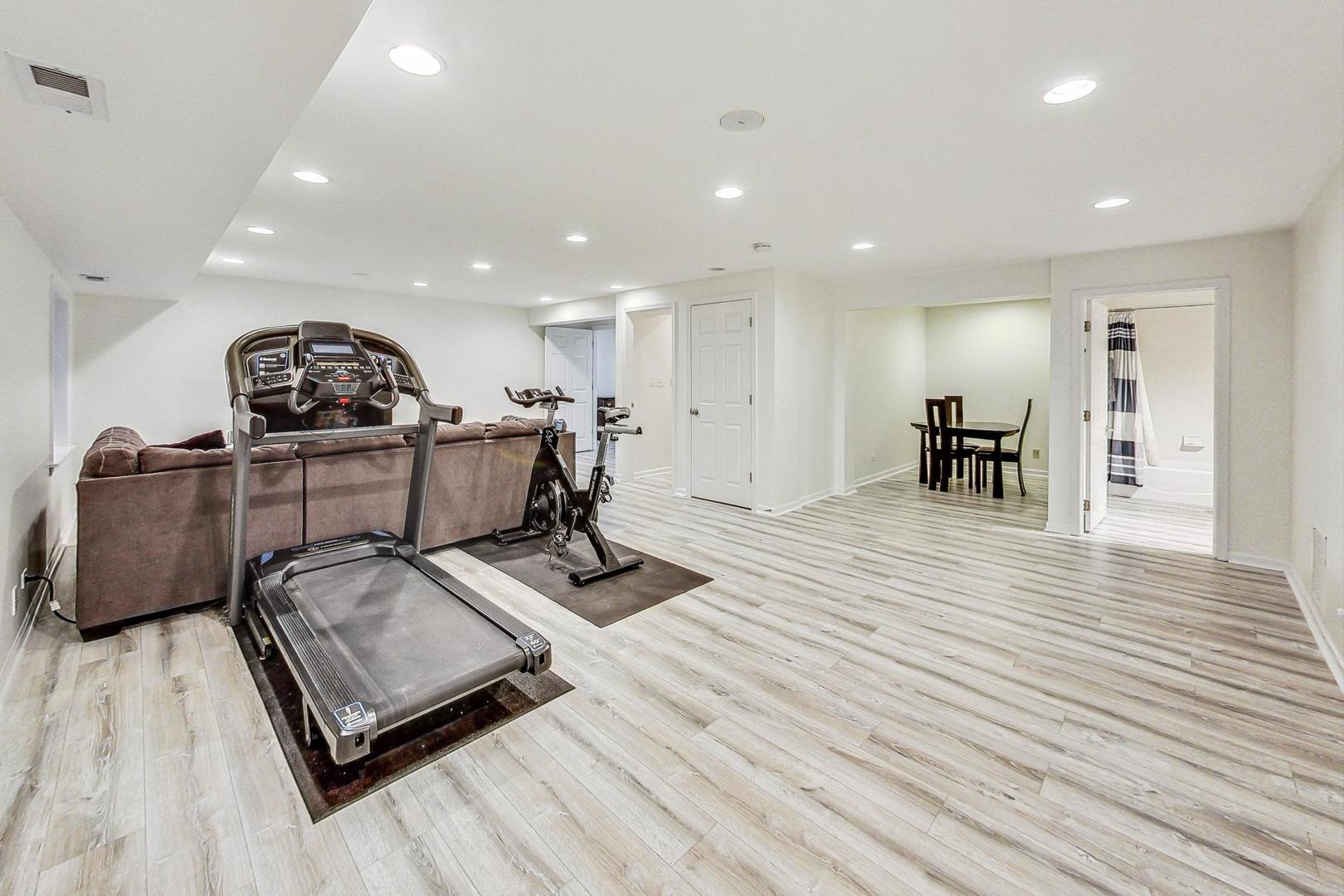 1720 Canfield Road Park Ridge, IL 60068 - Photo 39 of 55 Gallery Image 39