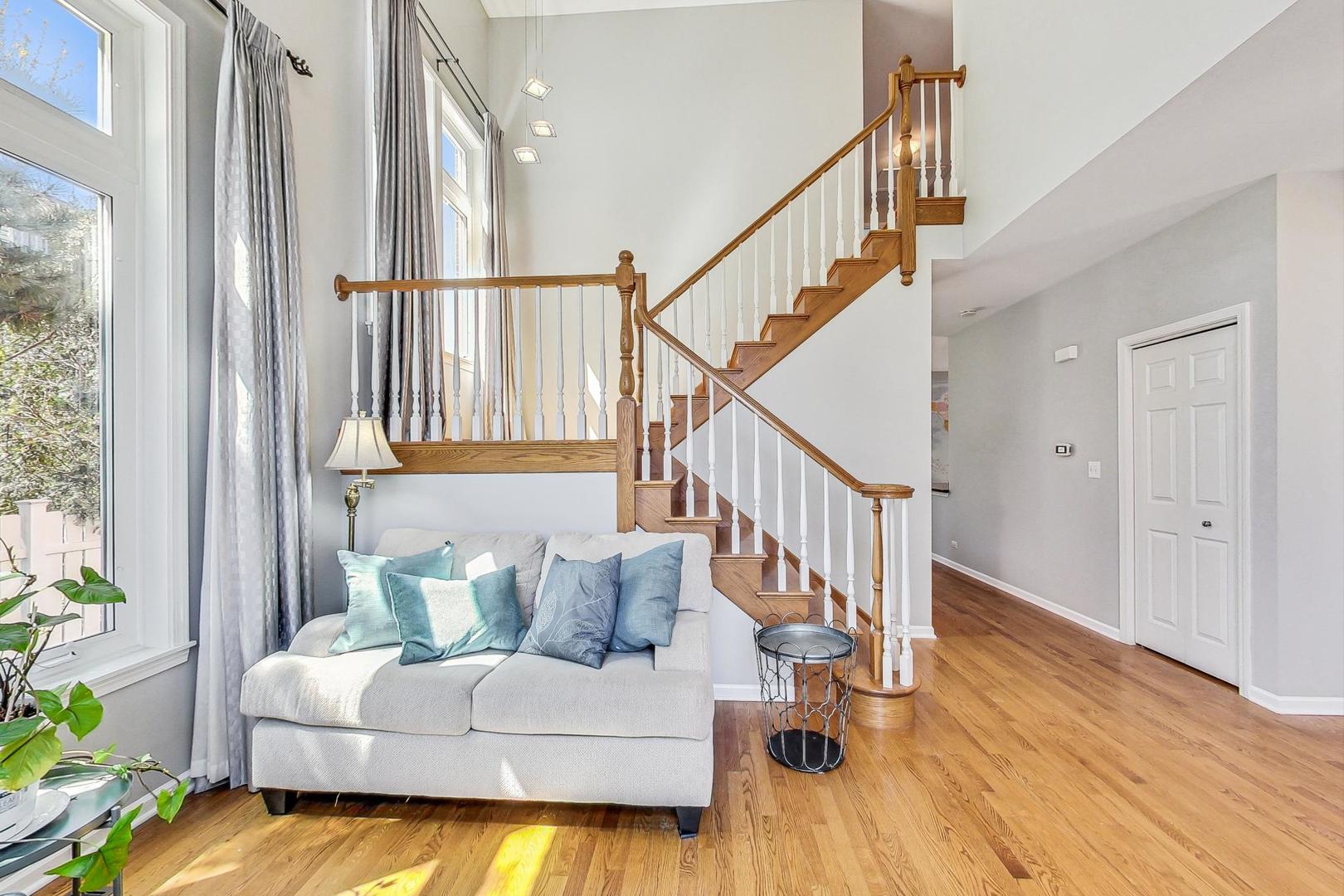 1720 Canfield Road Park Ridge, IL 60068 - Photo 5 of 55 Gallery Image 5