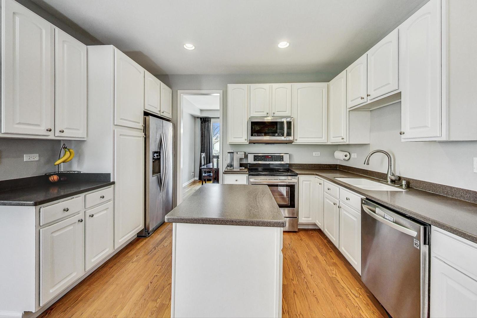1720 Canfield Road Park Ridge, IL 60068 - Photo 10 of 55 Gallery Image 10